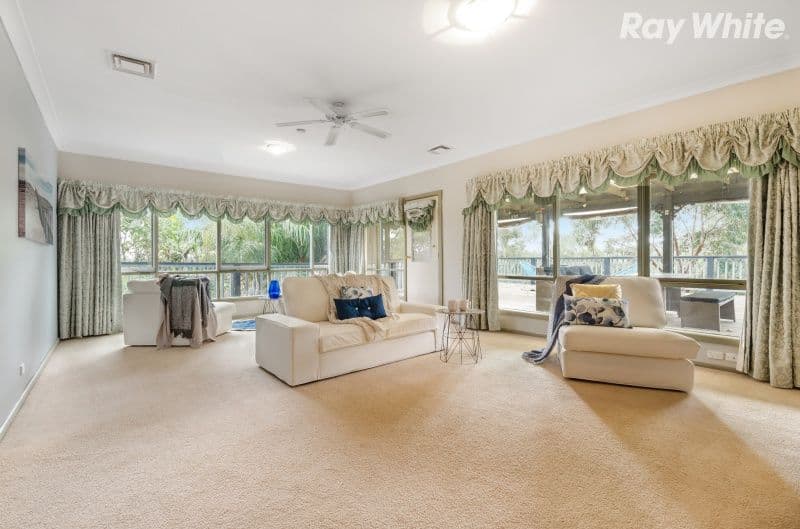 18 Finmere Crescent, Upper Ferntree Gully VIC 3156, Upper Ferntree Gully - Thumbnail 2
