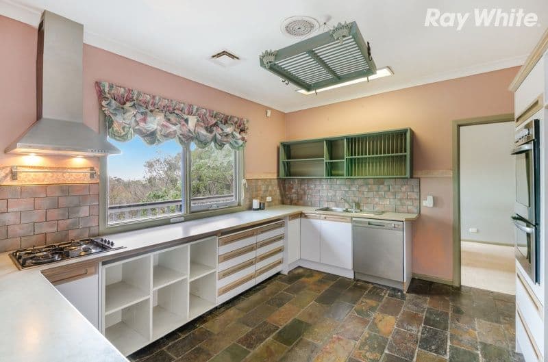 18 Finmere Crescent, Upper Ferntree Gully VIC 3156, Upper Ferntree Gully - Thumbnail 3