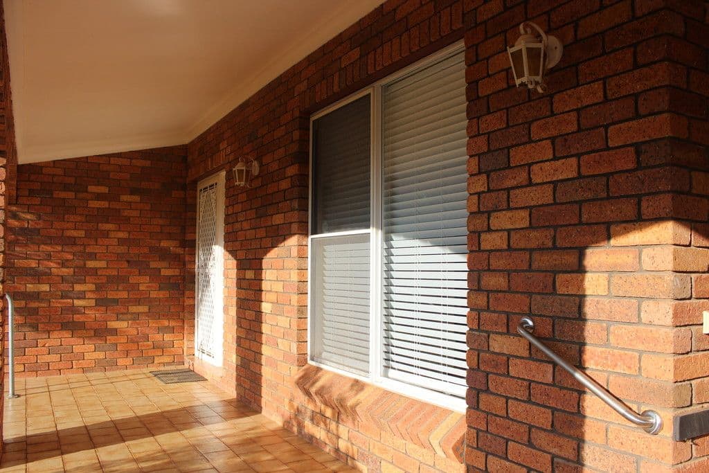 10 Skidmore Street, Temora - Thumbnail 2