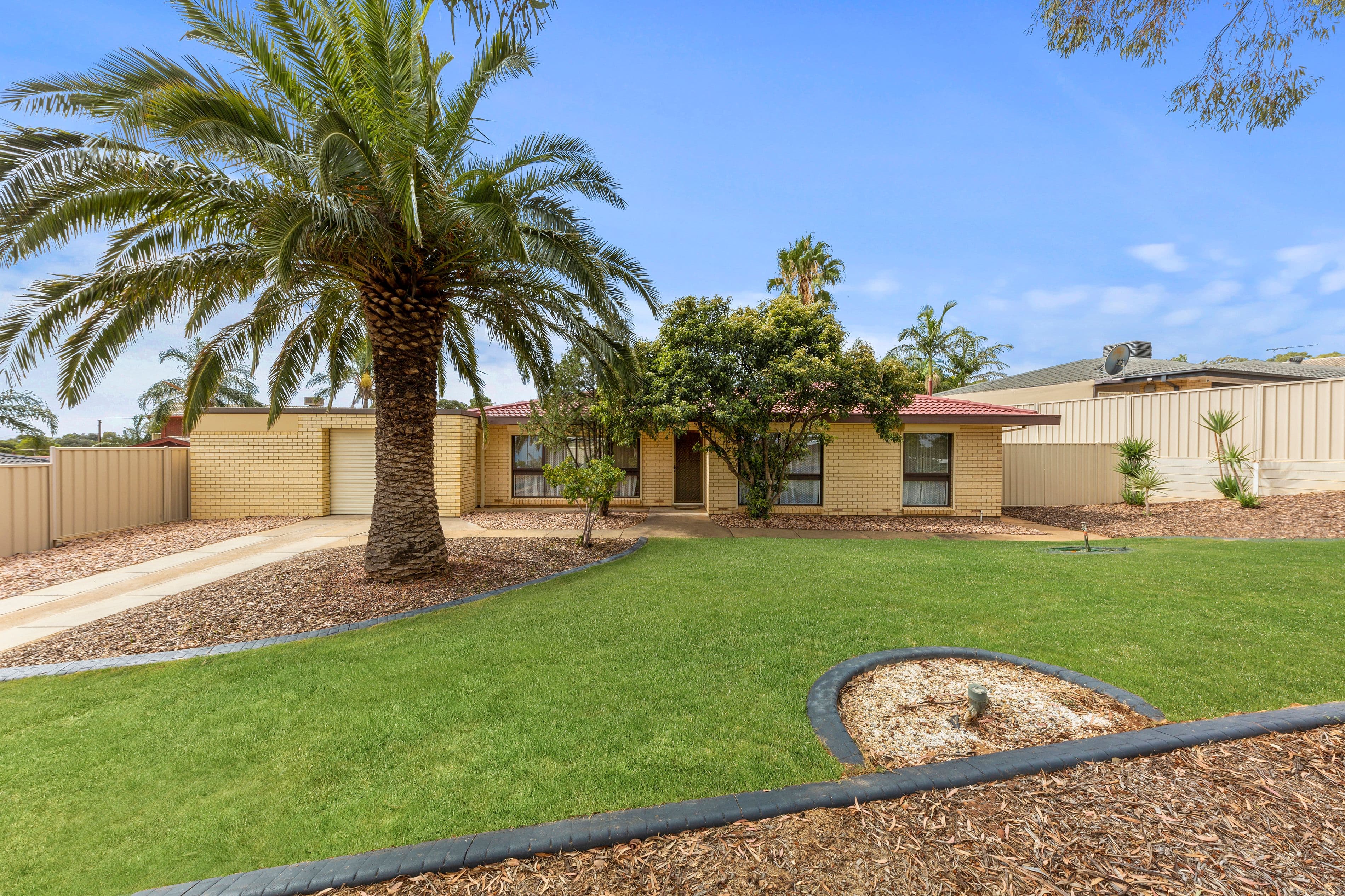4 Frazer Avenue, Gulfview Heights SA 5096, Gulfview Heights - Image 1
