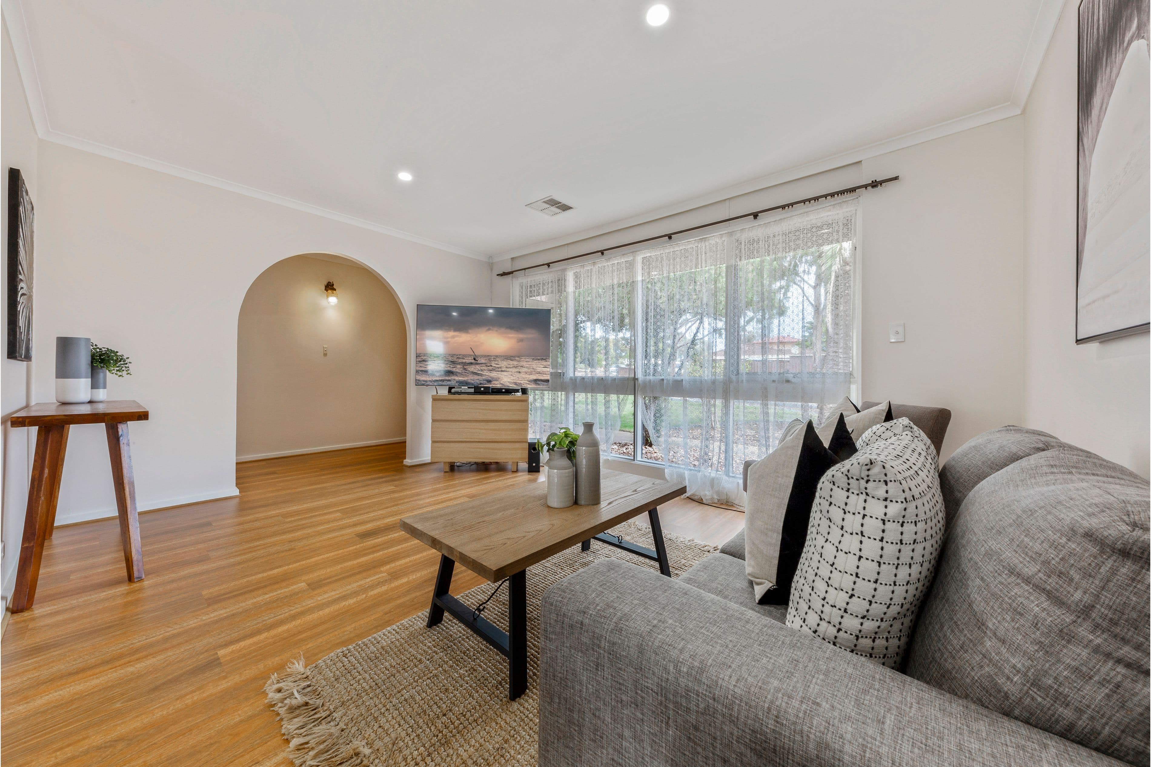 4 Frazer Avenue, Gulfview Heights SA 5096, Gulfview Heights - Thumbnail 2