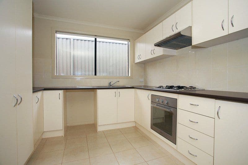 8 Avalon Crescent, CRANBOURNE VIC 3977, Cranbourne East - Thumbnail 3