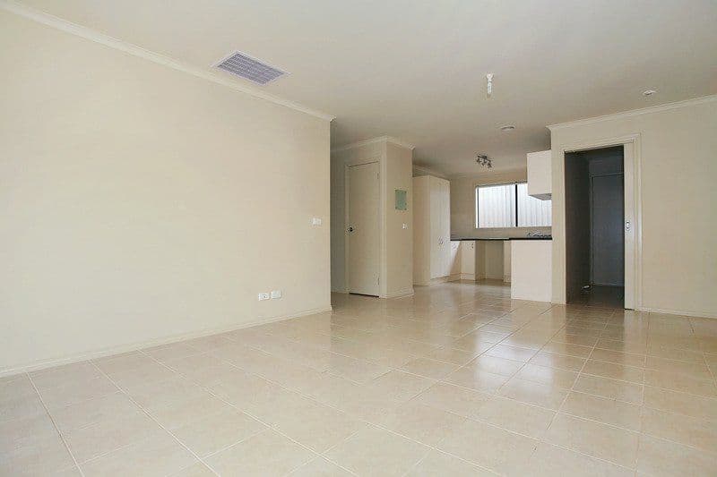8 Avalon Crescent, CRANBOURNE VIC 3977, Cranbourne East - Thumbnail 5