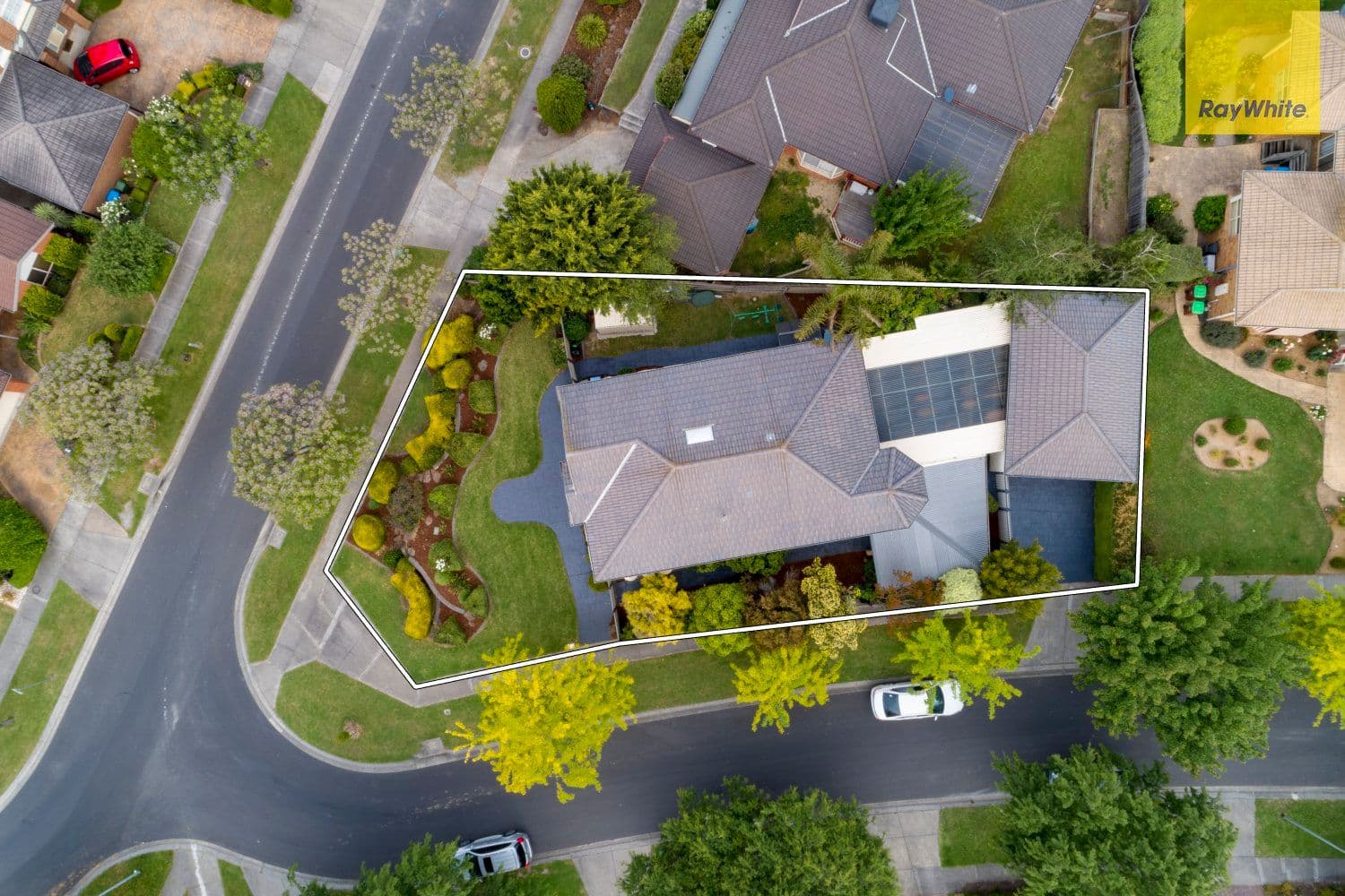 1 Brent Close, Berwick VIC 3806, Berwick - Thumbnail 2