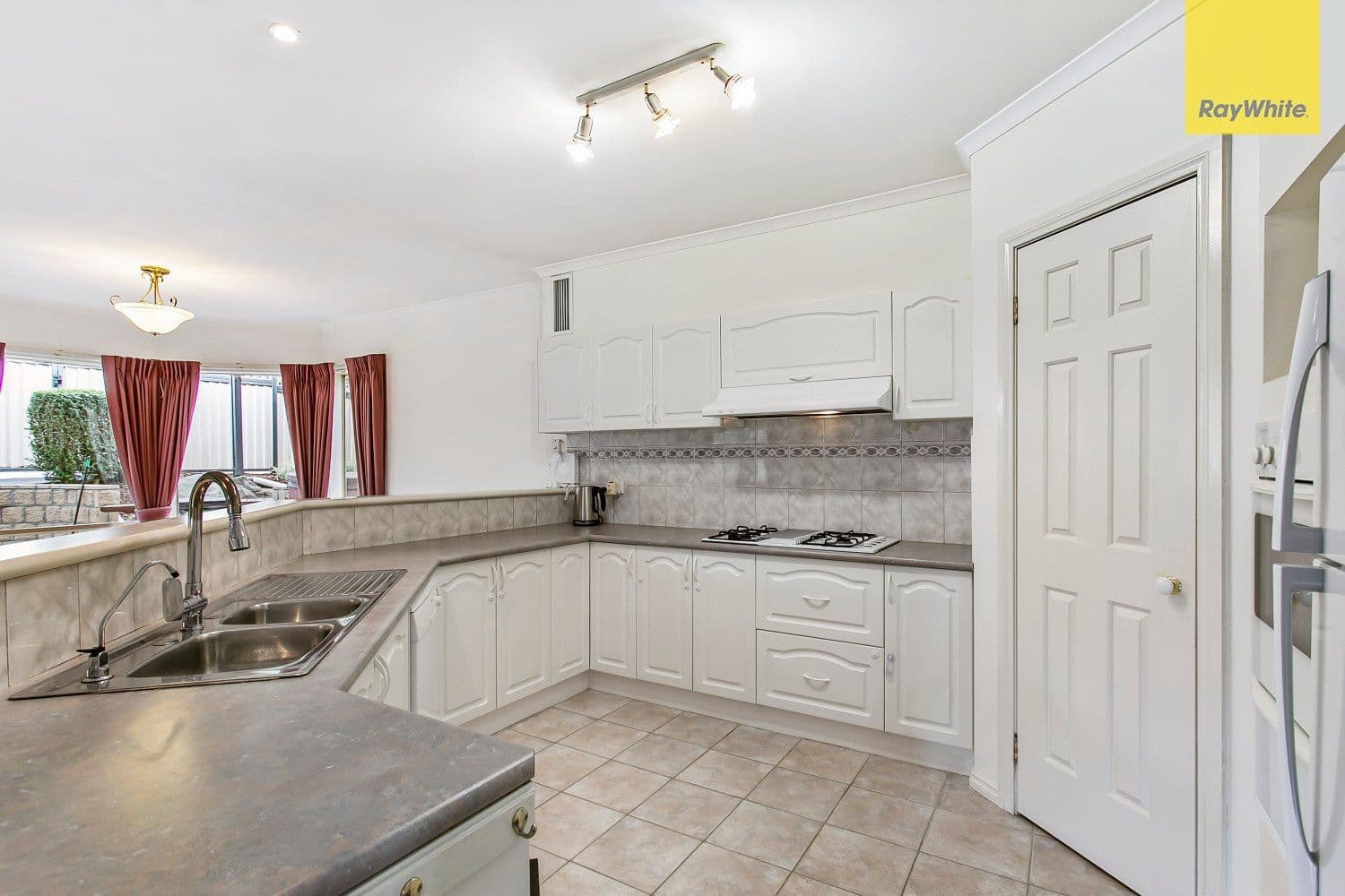 1 Brent Close, Berwick VIC 3806, Berwick - Thumbnail 7