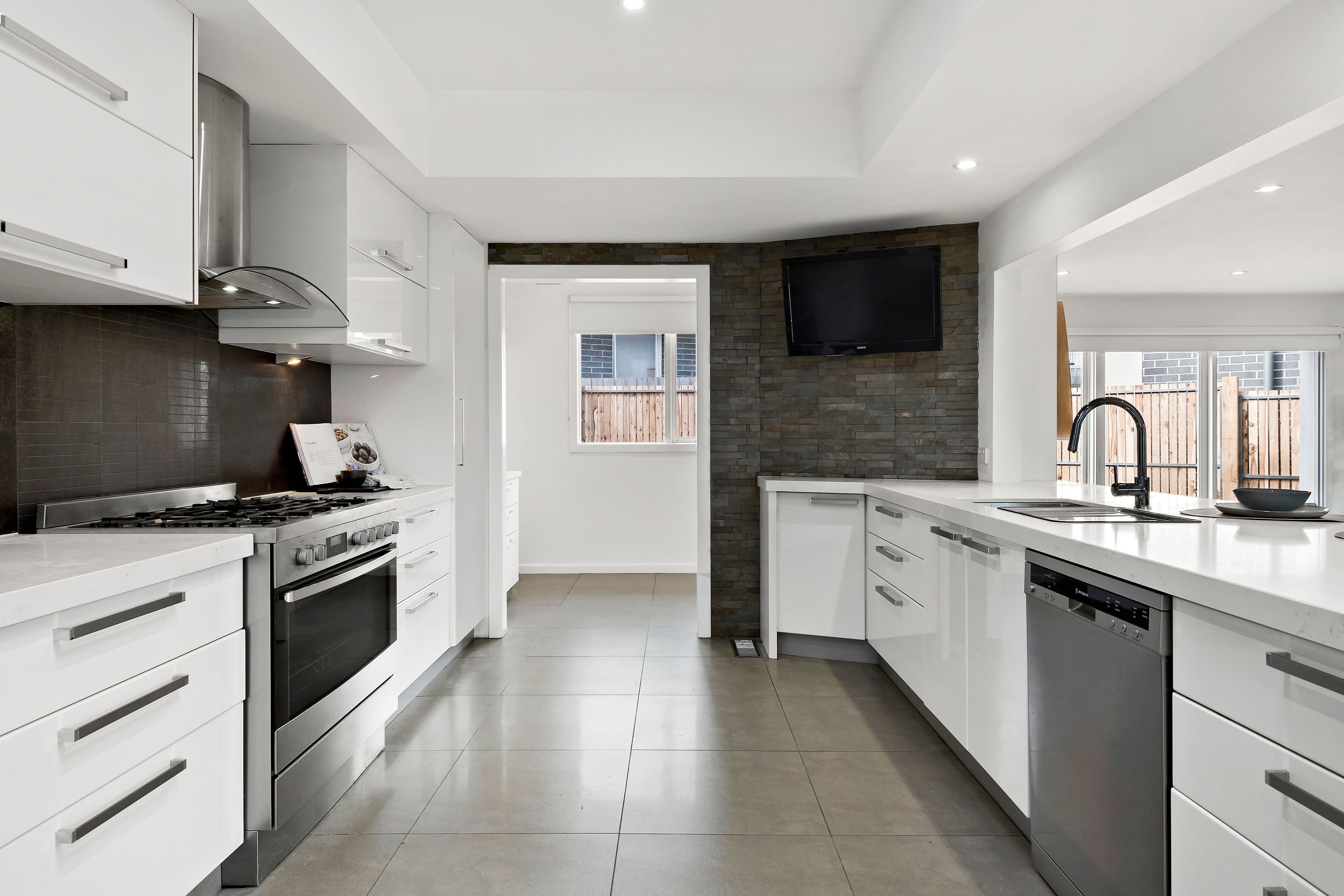 2B Munica Court, Frankston VIC 3199, Frankston - Thumbnail 3