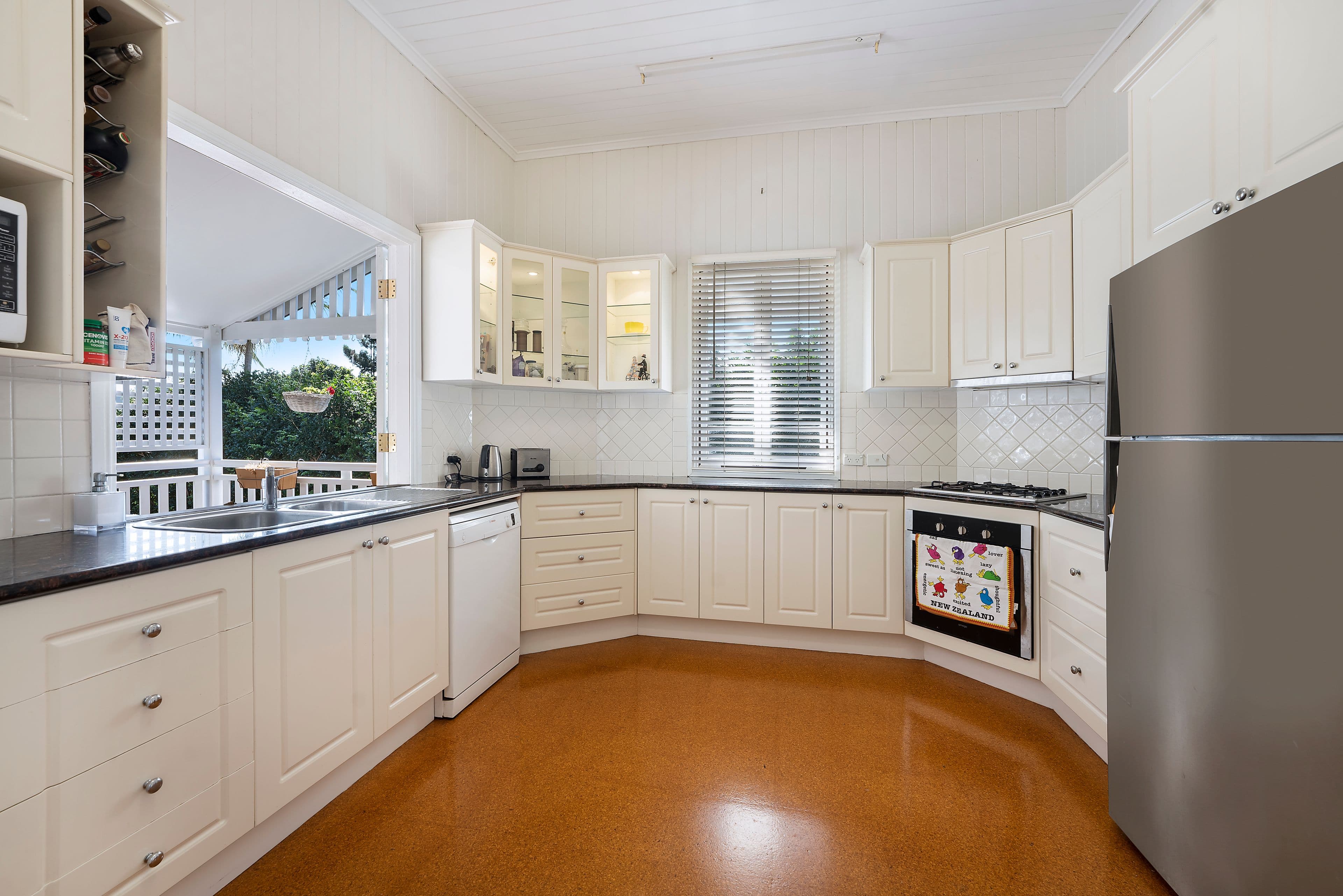 8 Erskine Avenue, Kedron QLD 4031, Kedron - Thumbnail 5
