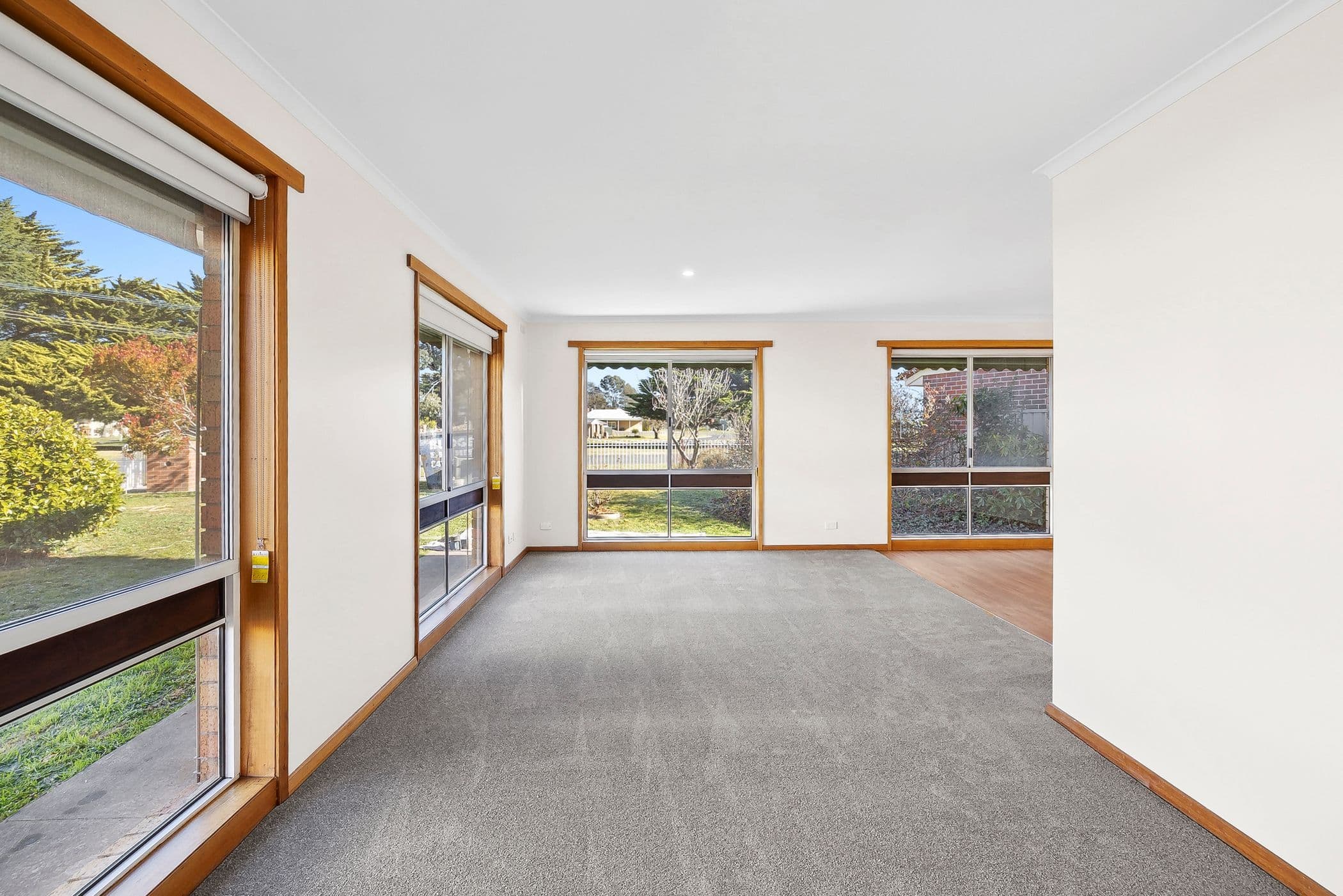 33 Lawrence Street, Beaufort VIC 3373, Beaufort - Thumbnail 2