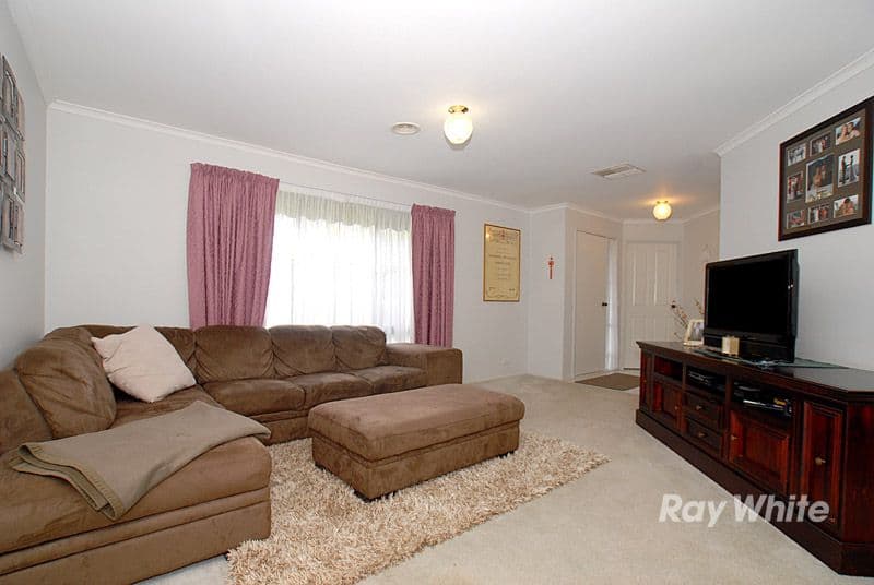 3 Moloney Court, BERWICK VIC 3806, Berwick - Thumbnail 2