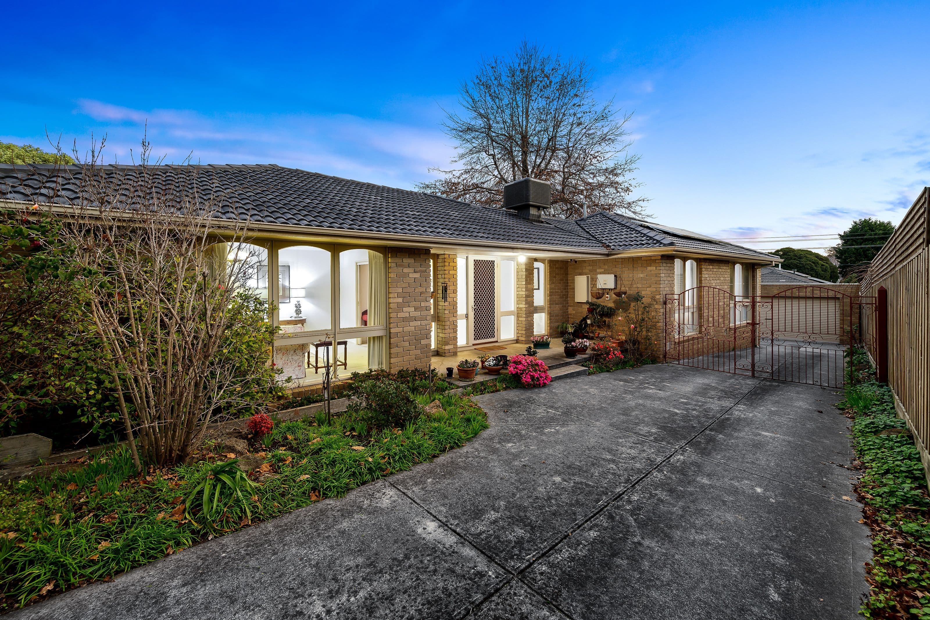 3 Gauntlet Avenue, Glen Waverley VIC 3150, Glen Waverley - Thumbnail 2