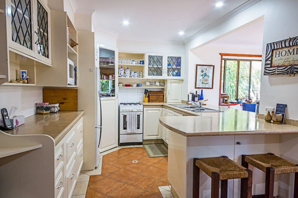 10 Heeterra Court, Elanora QLD 4221, Elanora - Thumbnail 5