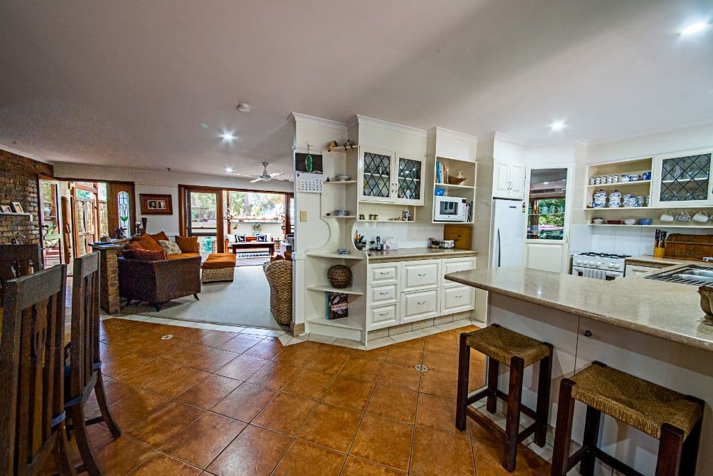 10 Heeterra Court, Elanora QLD 4221, Elanora - Thumbnail 6
