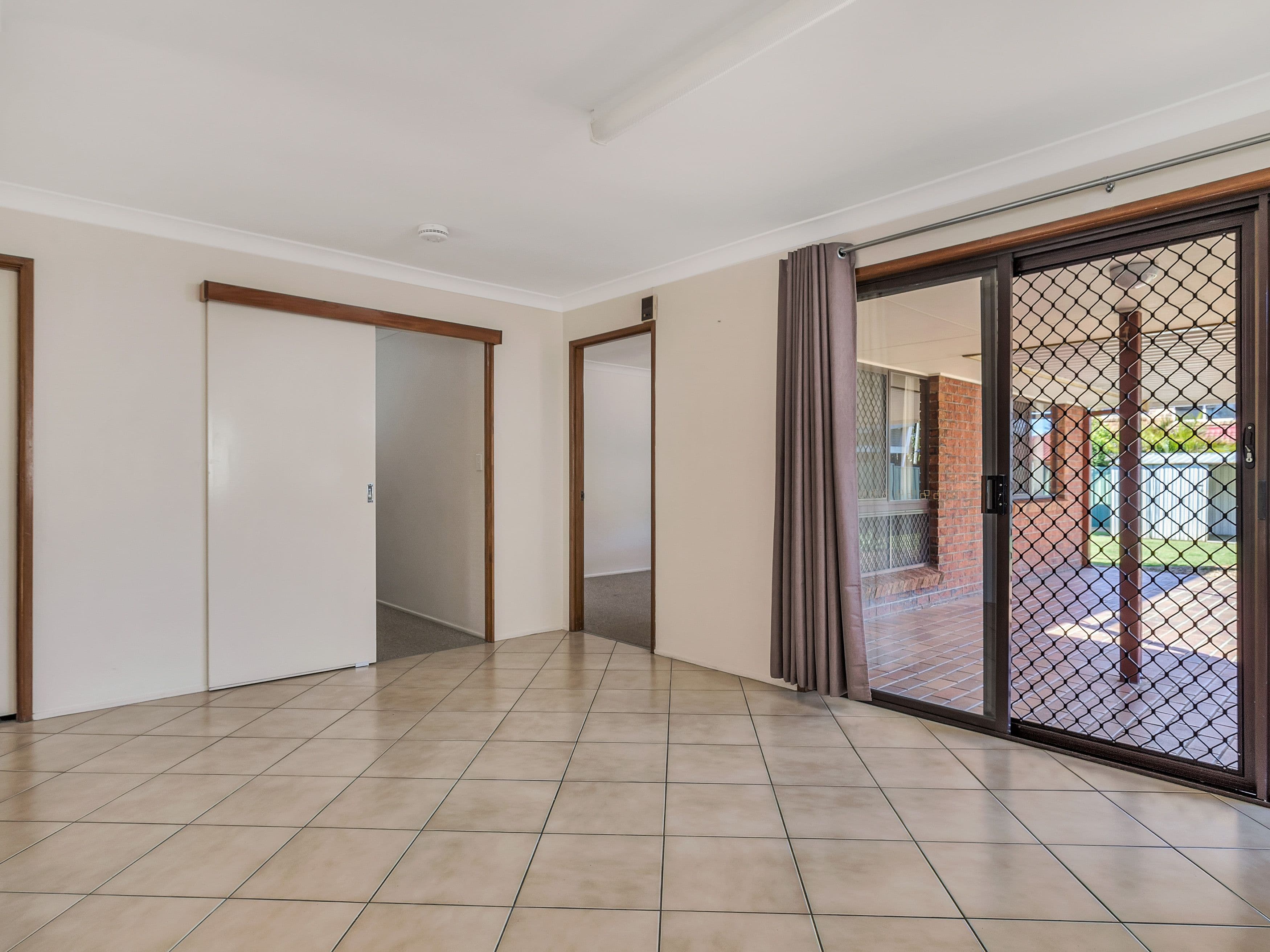 33 Chateau Street, Calamvale QLD 4116, Calamvale - Thumbnail 4