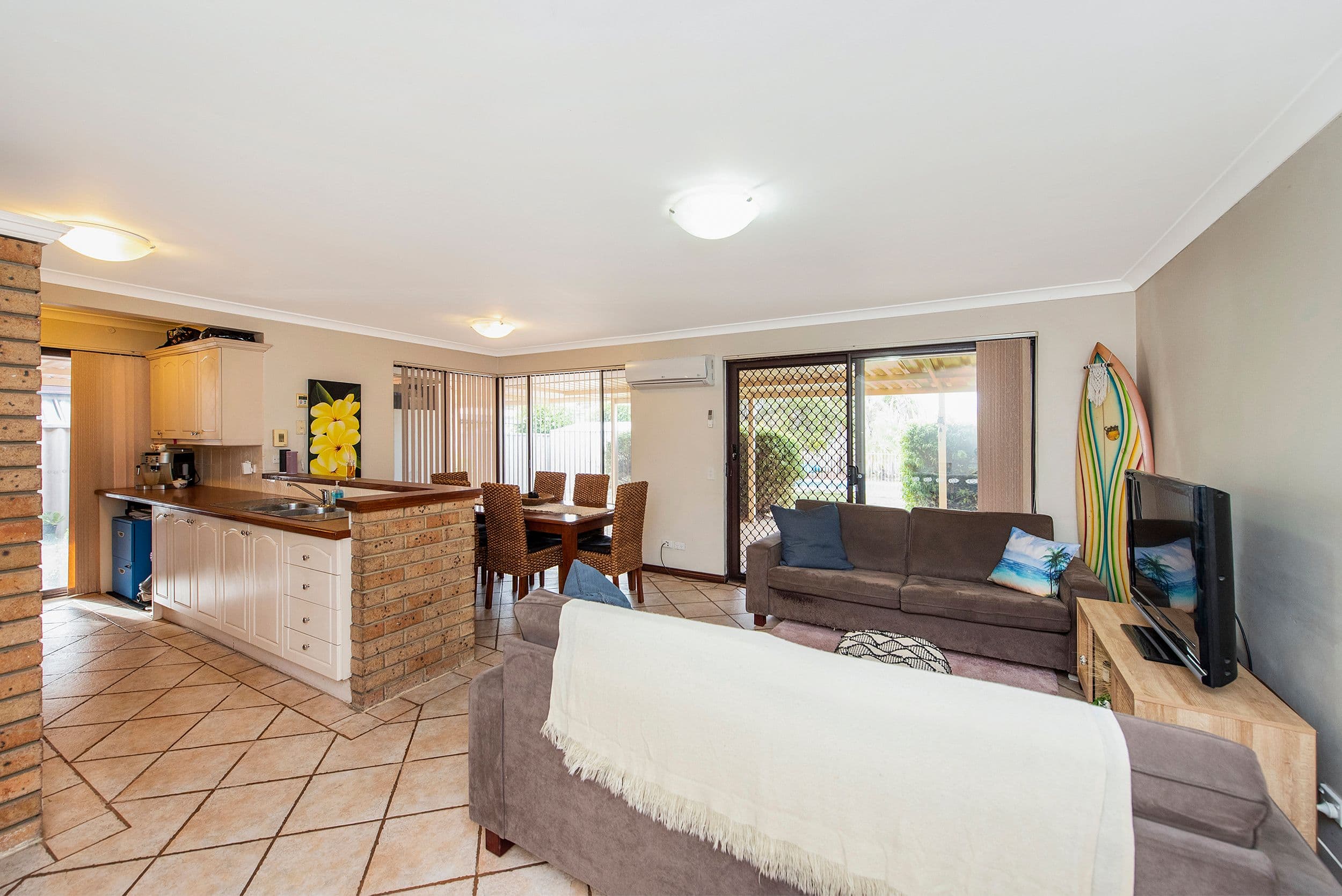 29 Hartland Way, Warnbro WA 6169, Warnbro - Thumbnail 3