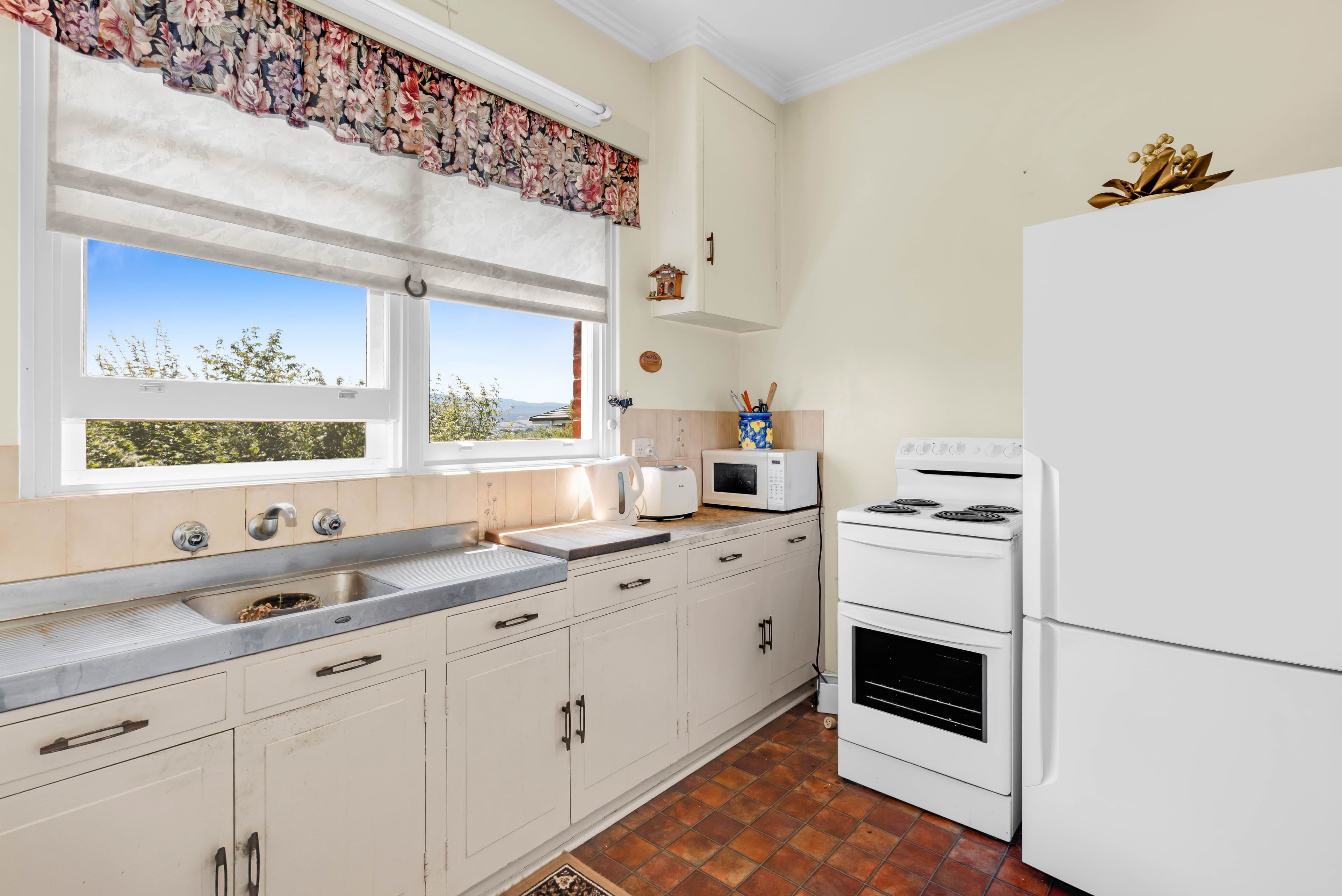 3 Delamere Crescent, Trevallyn TAS 7250, Trevallyn - Thumbnail 2