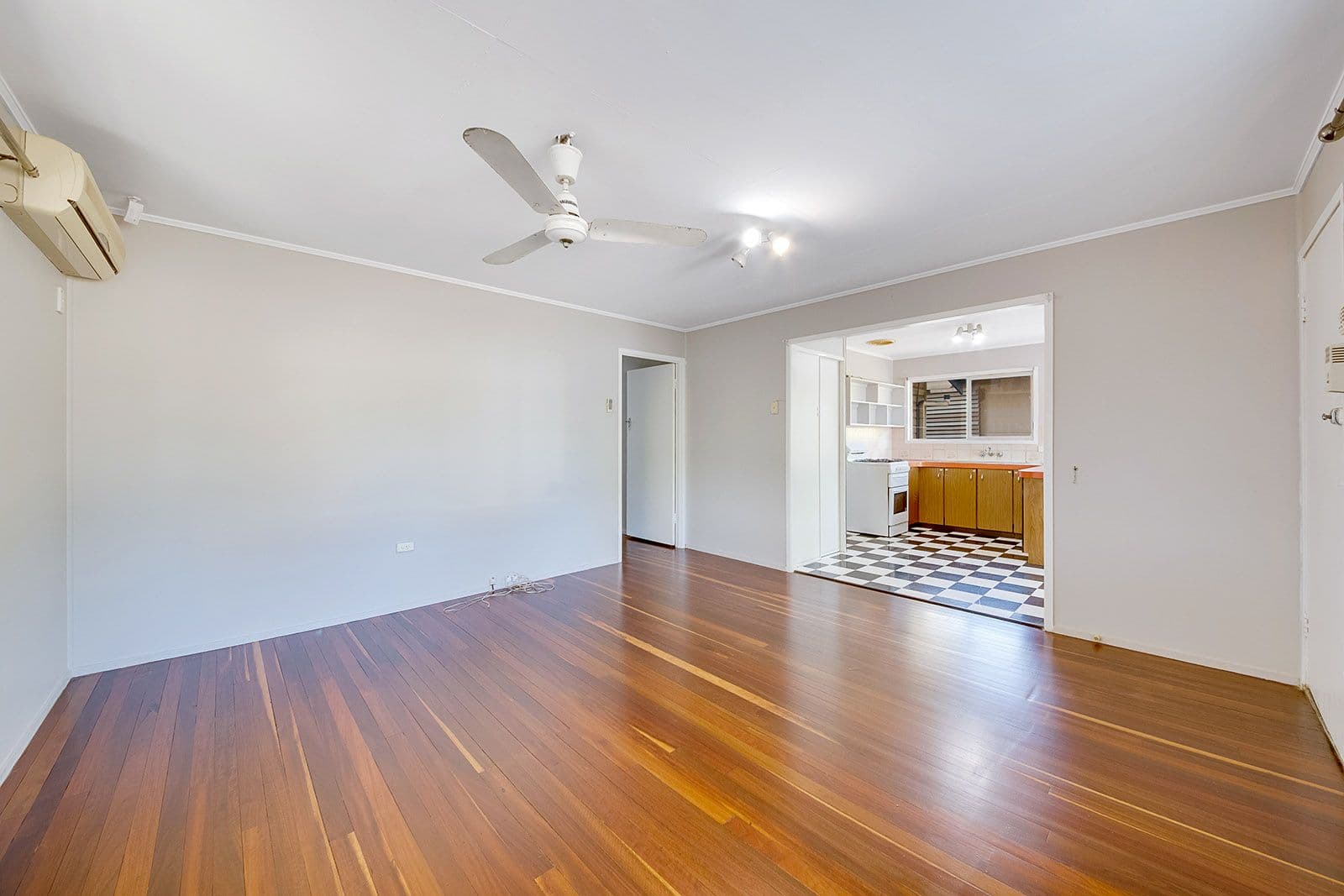 51 Squire Street, Toolooa QLD 4680, Toolooa - Thumbnail 3