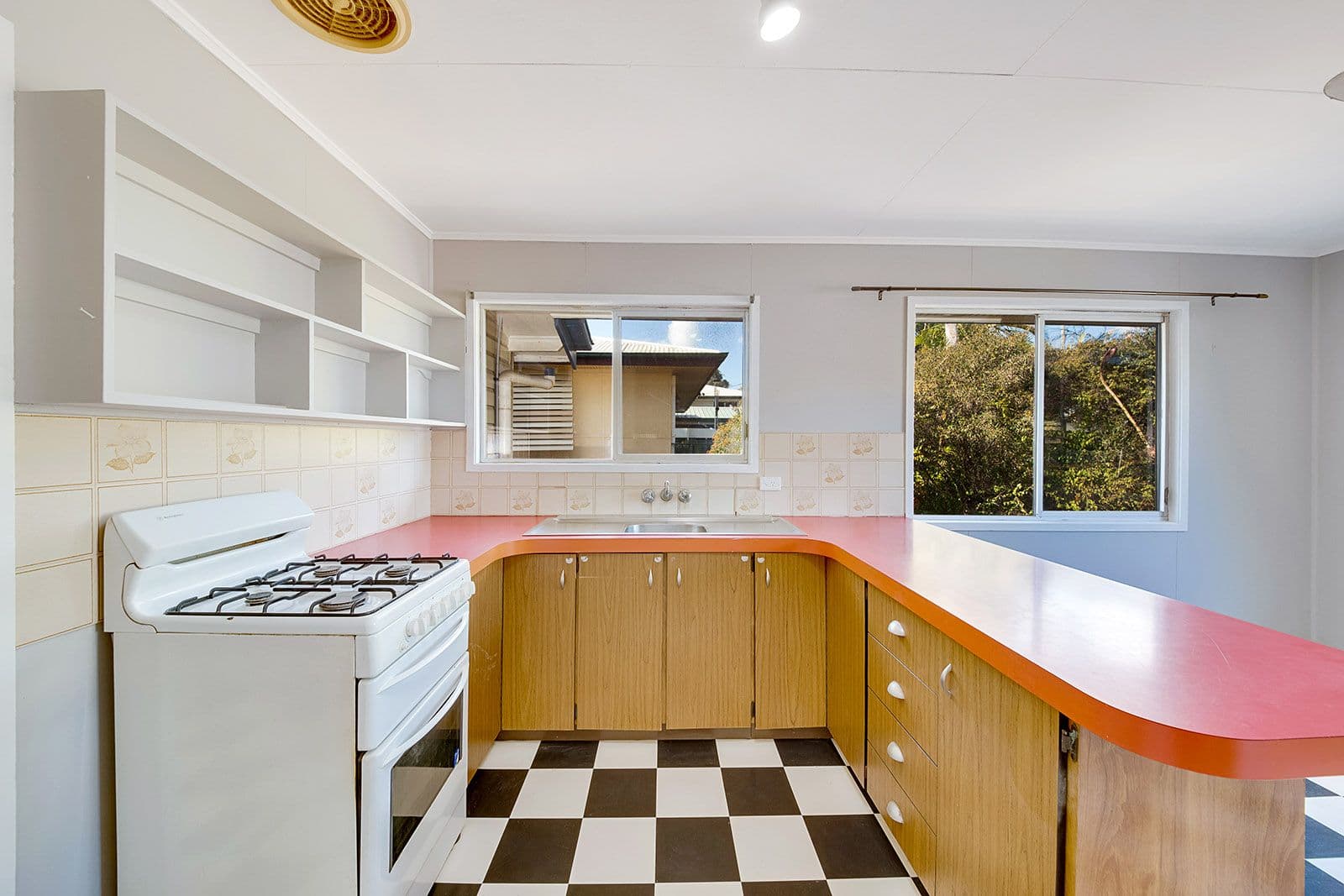 51 Squire Street, Toolooa QLD 4680, Toolooa - Thumbnail 4