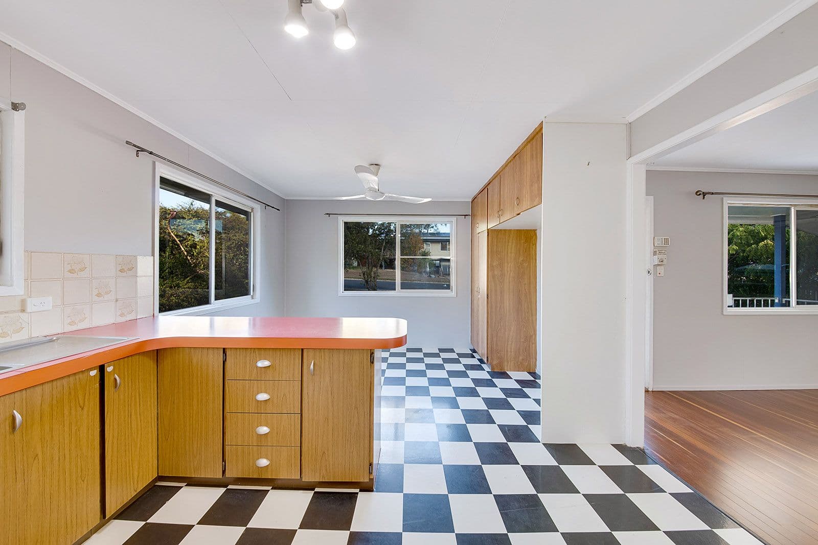 51 Squire Street, Toolooa QLD 4680, Toolooa - Thumbnail 5