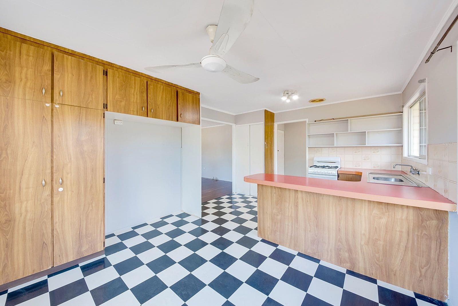 51 Squire Street, Toolooa QLD 4680, Toolooa - Thumbnail 6