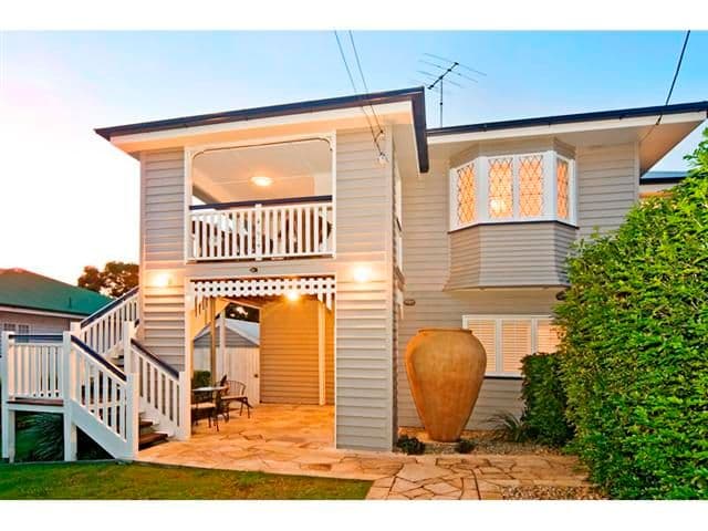 8  Gibson Crescent, HOLLAND PARK QLD 4121, Holland Park - Image 1