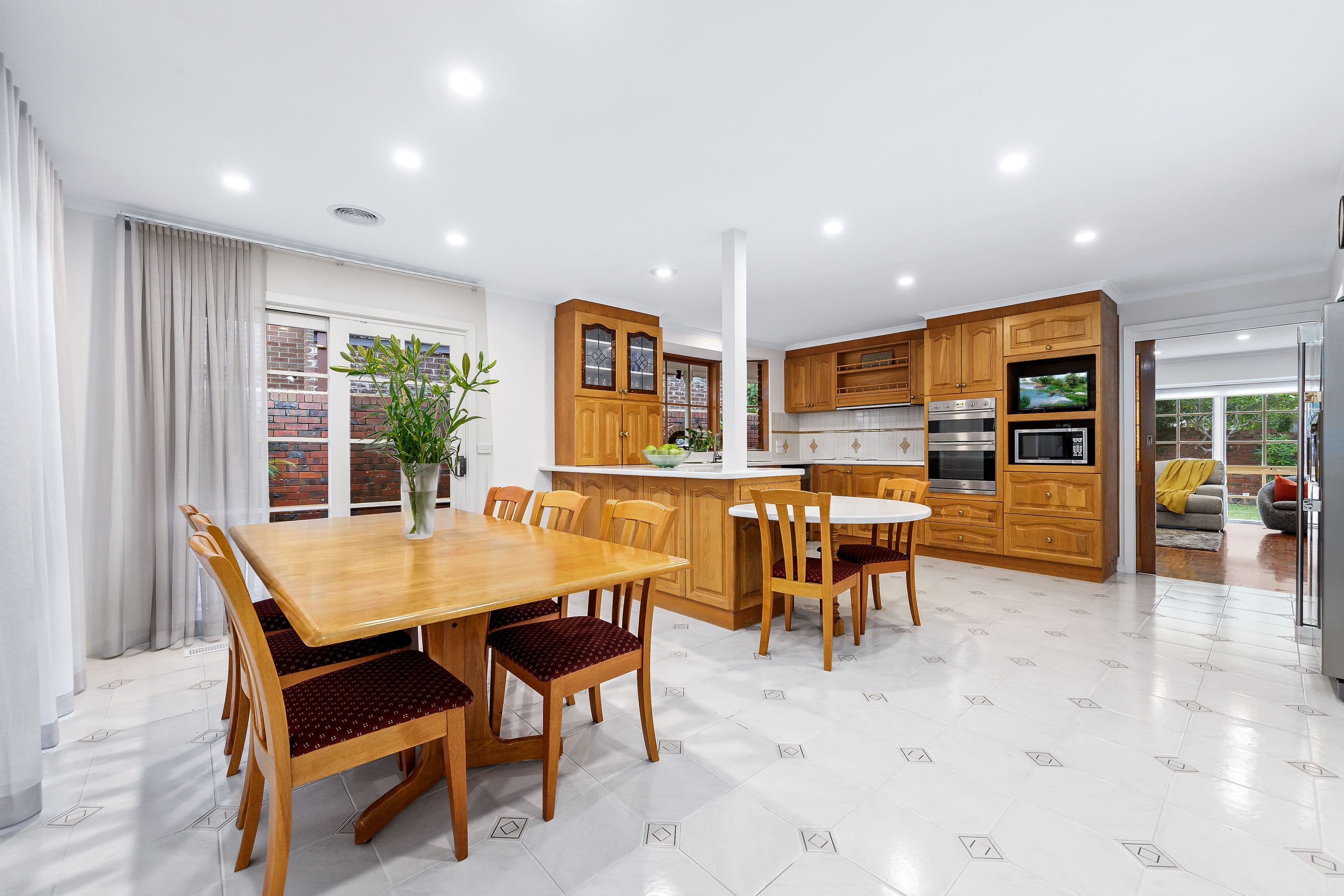 1 Ruth Court, Glen Waverley VIC 3150, Glen Waverley - Thumbnail 8
