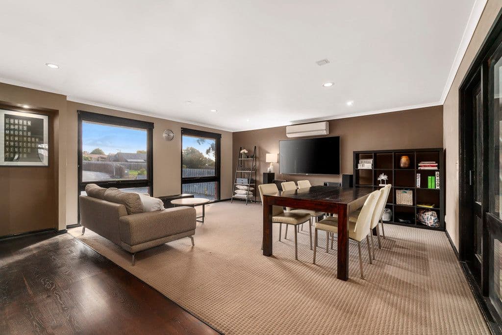 97 Fraser Cresent, Wantirna South VIC 3152, Wantirna South - Thumbnail 2