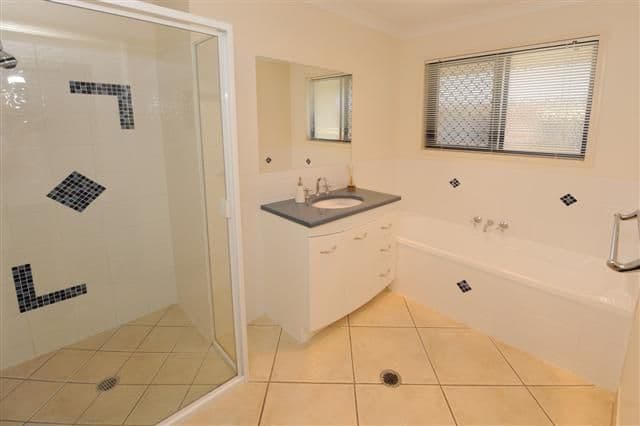29 Katrina Boulevard, GLADSTONE QLD 4680, Gladstone - Thumbnail 5