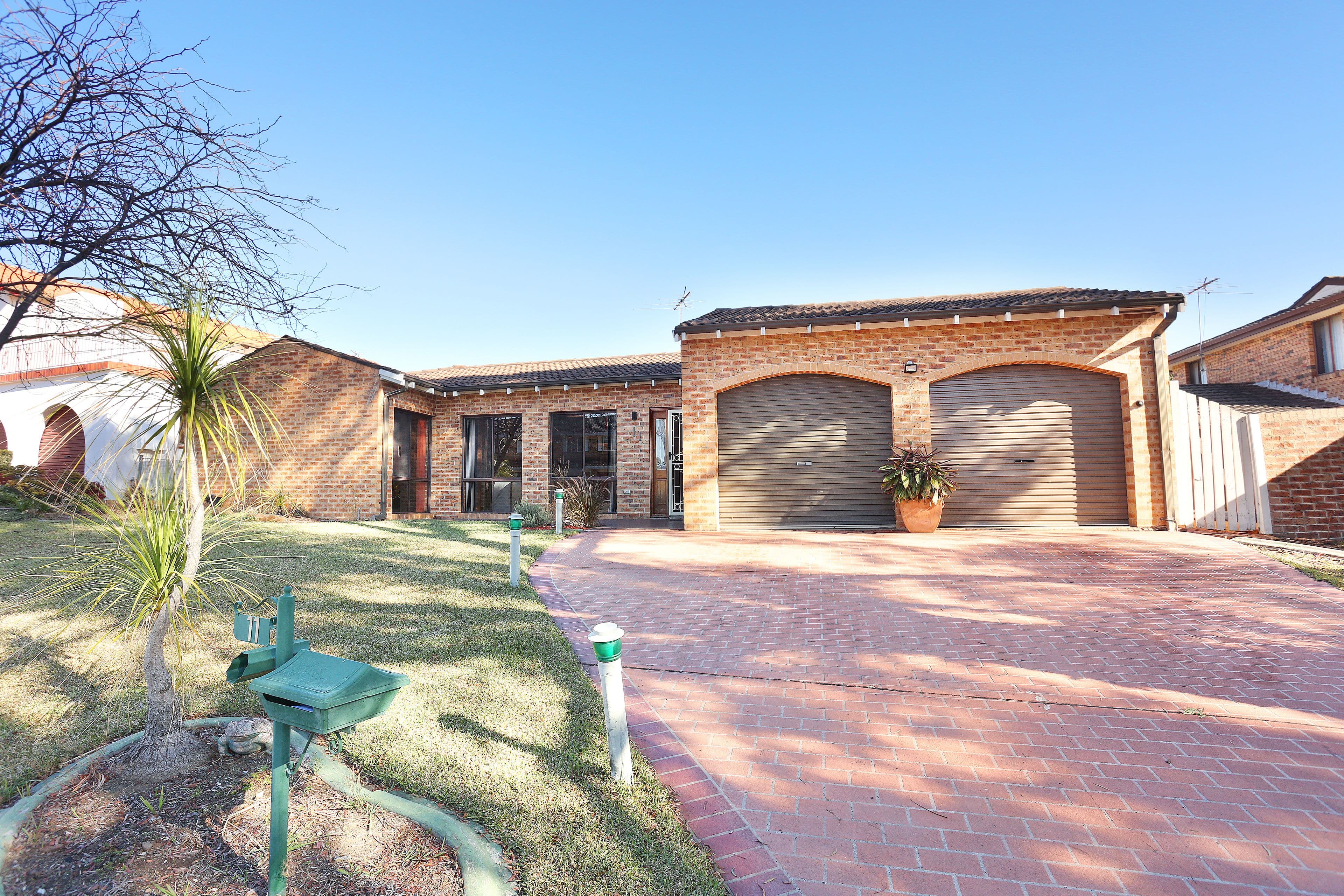 11 Jarrah Place, Bossley Park - Image 1