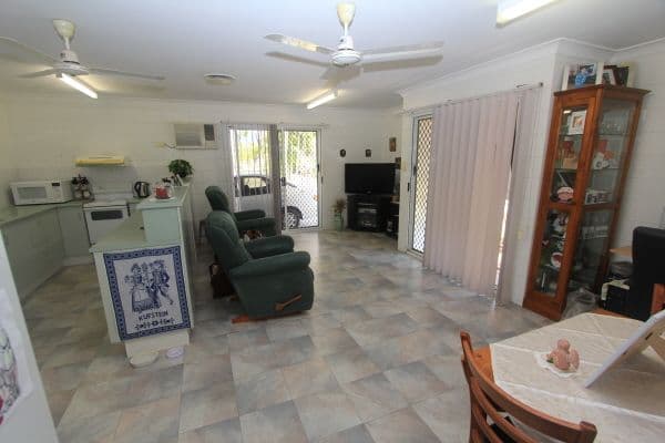 266 Ocean Parade, BALGAL BEACH QLD 4816, Balgal Beach - Thumbnail 2