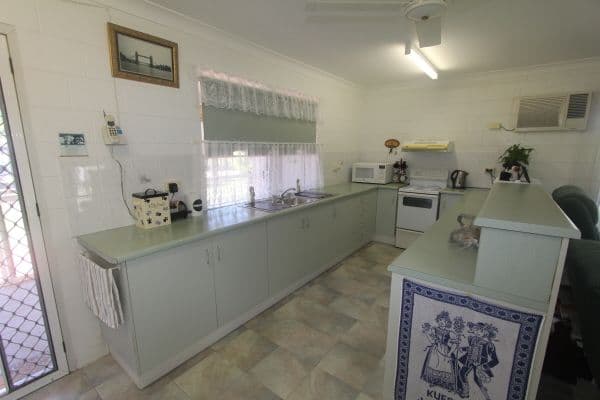 266 Ocean Parade, BALGAL BEACH QLD 4816, Balgal Beach - Thumbnail 4