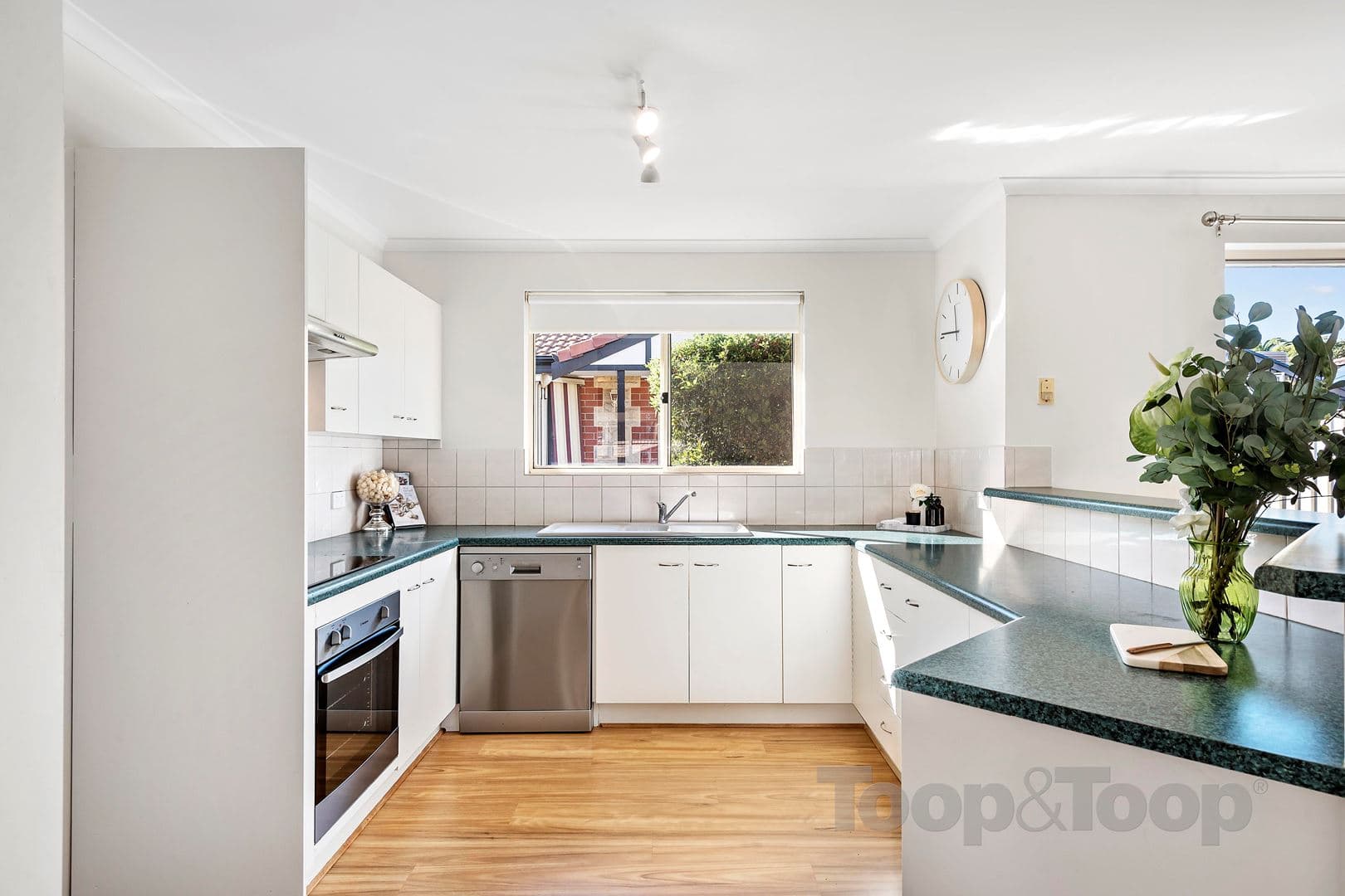 1 / 1A Russell Street, Glenelg North SA 5045, Glenelg North - Thumbnail 4
