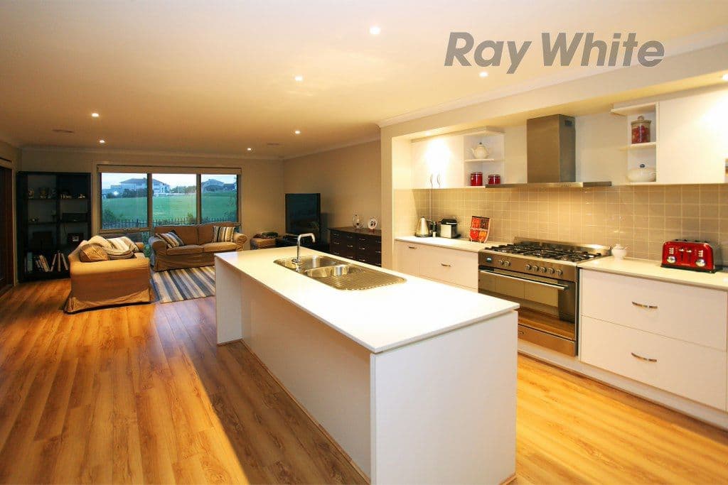 17 Celebration Drive, POINT COOK VIC 3030, Point Cook - Thumbnail 7