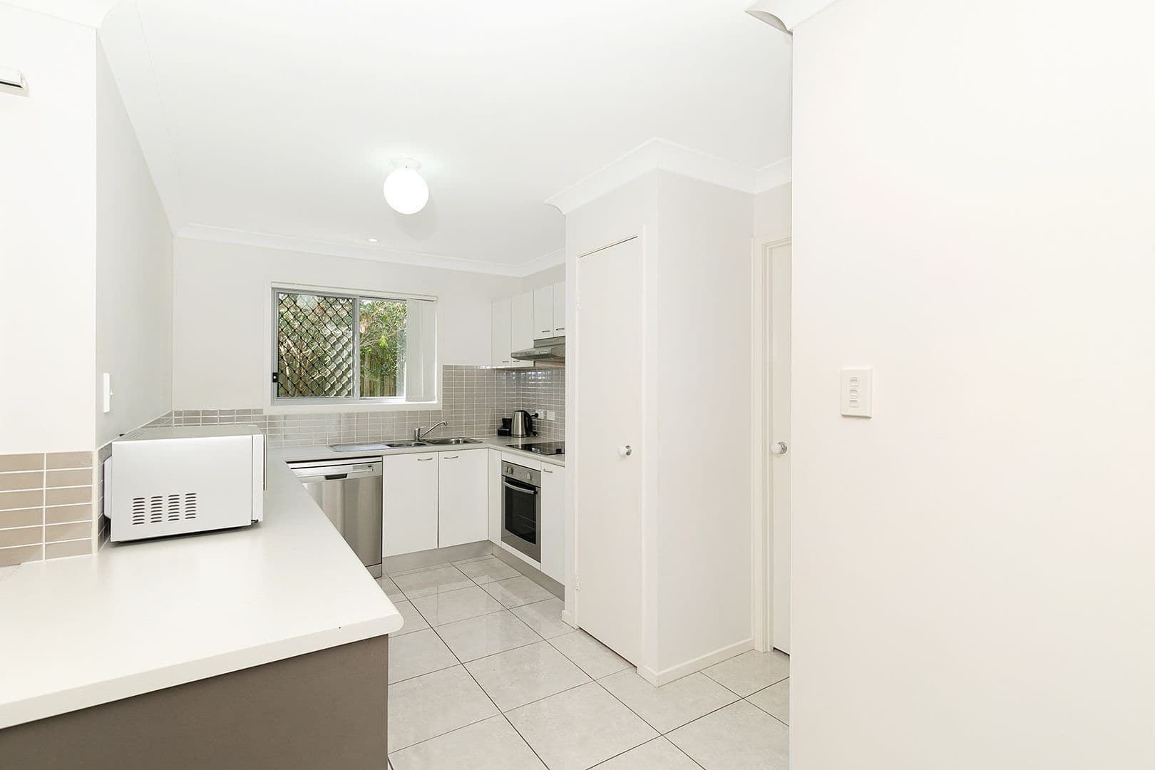 19 Platinum Place, Oxley QLD 4075, Oxley - Thumbnail 2