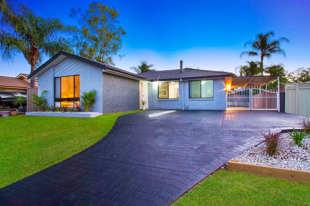 44 Harpur Crescent, South Windsor - Image 1