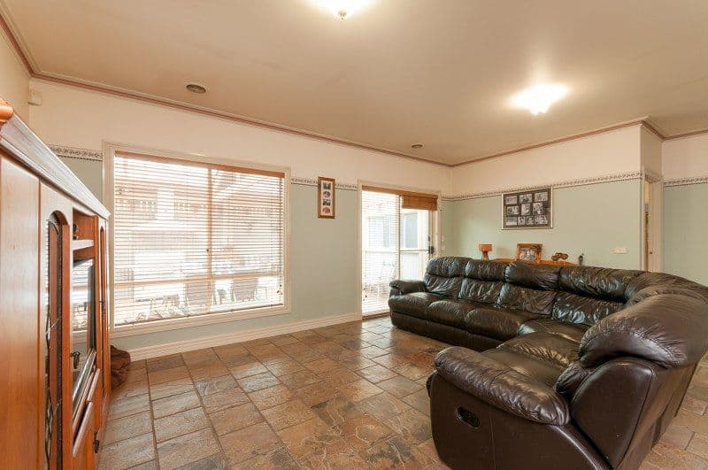 12 Chelmsford Court, CRAIGIEBURN VIC 3064, Craigieburn - Thumbnail 5