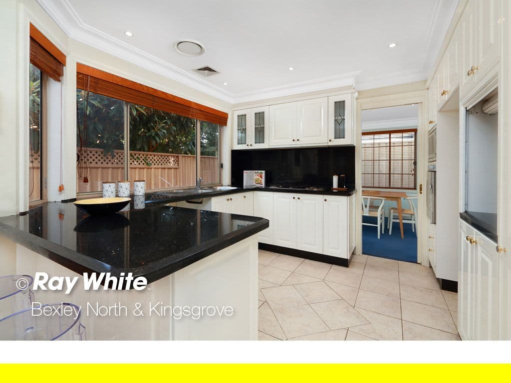 9 Beverley Crescent, Roselands - Thumbnail 4