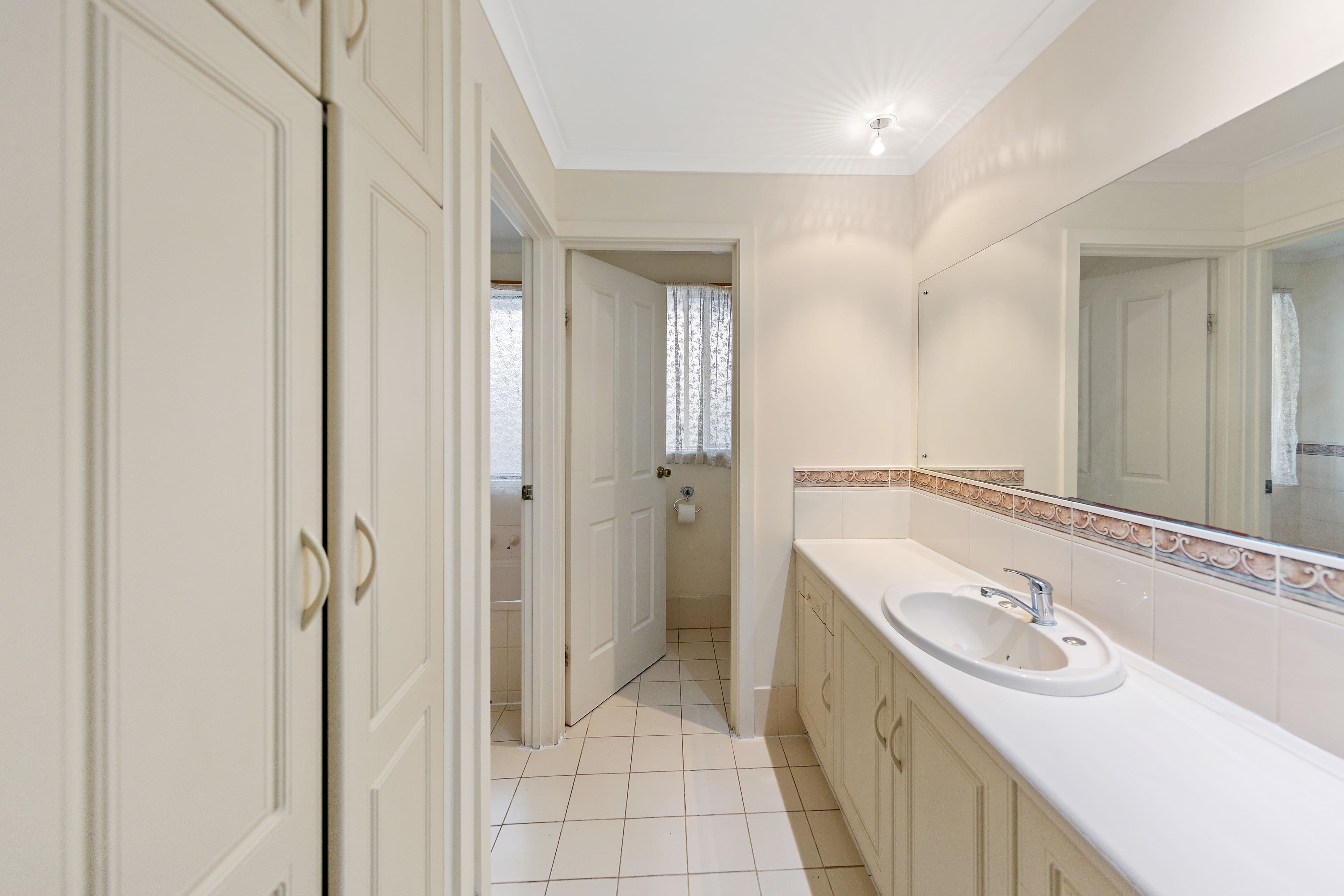 4 Enmore Drive, Craigmore SA 5114, Craigmore - Thumbnail 8