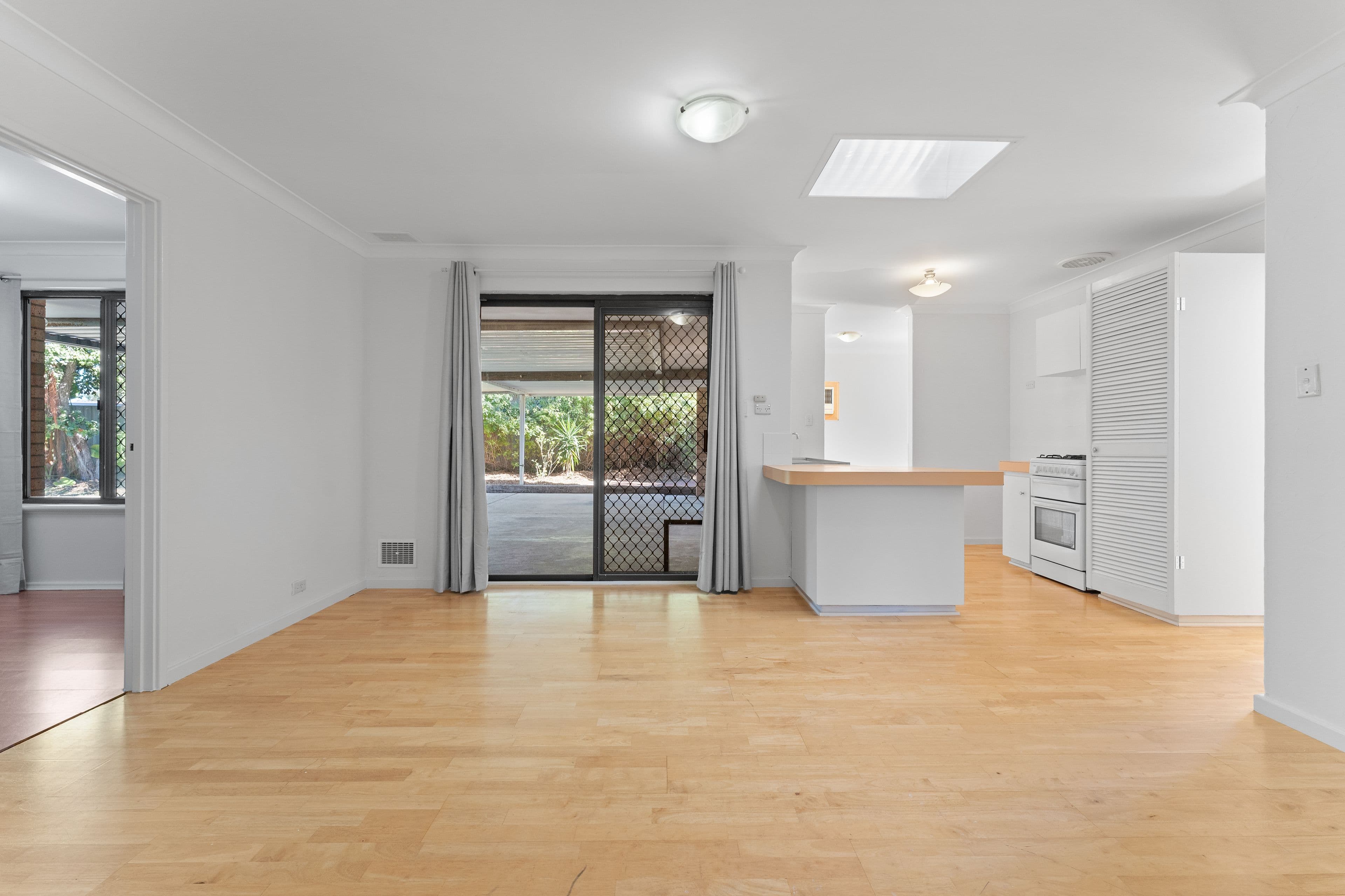72 Cambridge Crescent, Cooloongup WA 6168, Cooloongup - Thumbnail 4