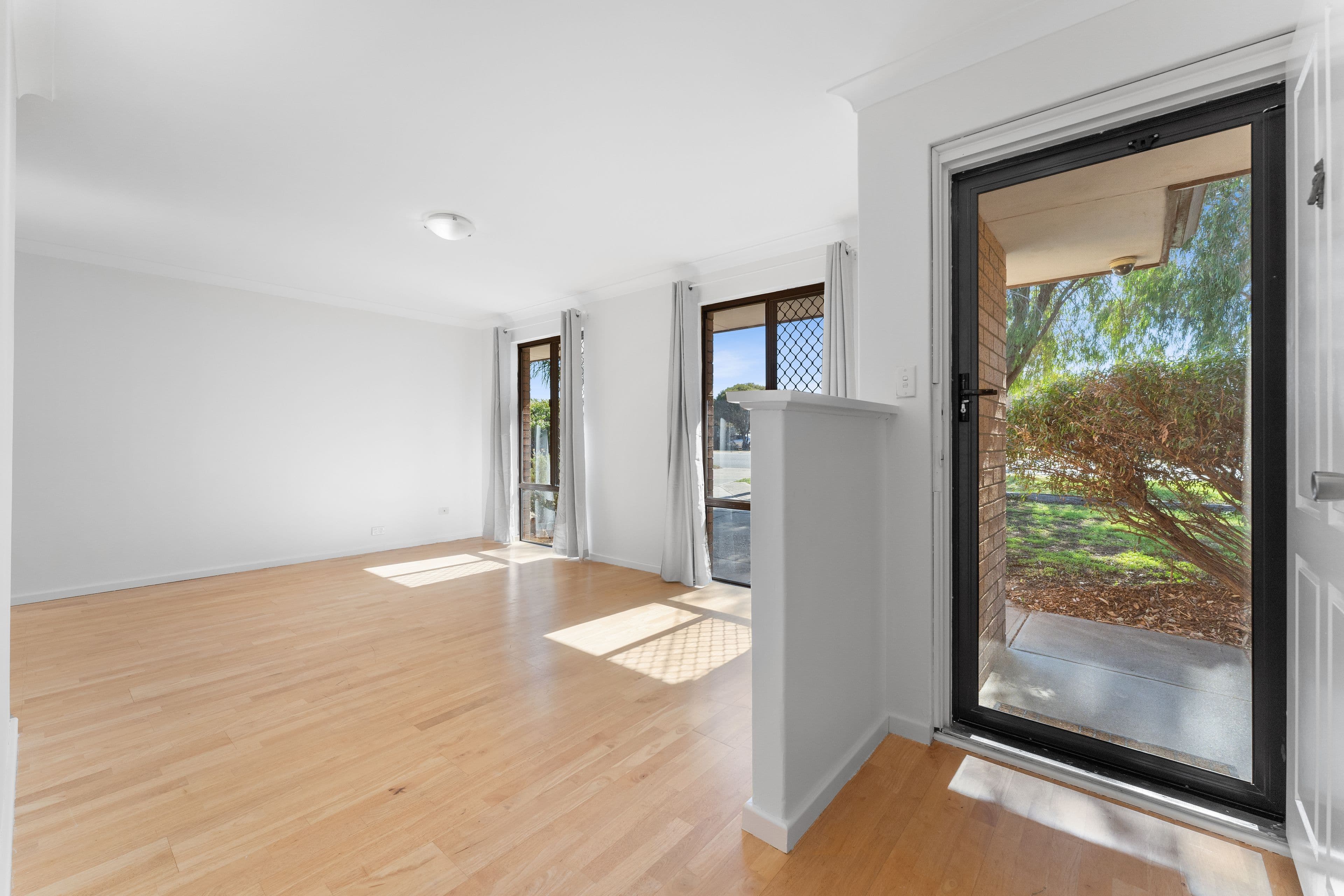 72 Cambridge Crescent, Cooloongup WA 6168, Cooloongup - Thumbnail 6