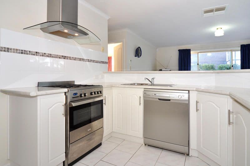 9 Eucalypt Circuit, FLAGSTAFF HILL SA 5159, Flagstaff Hill - Thumbnail 2