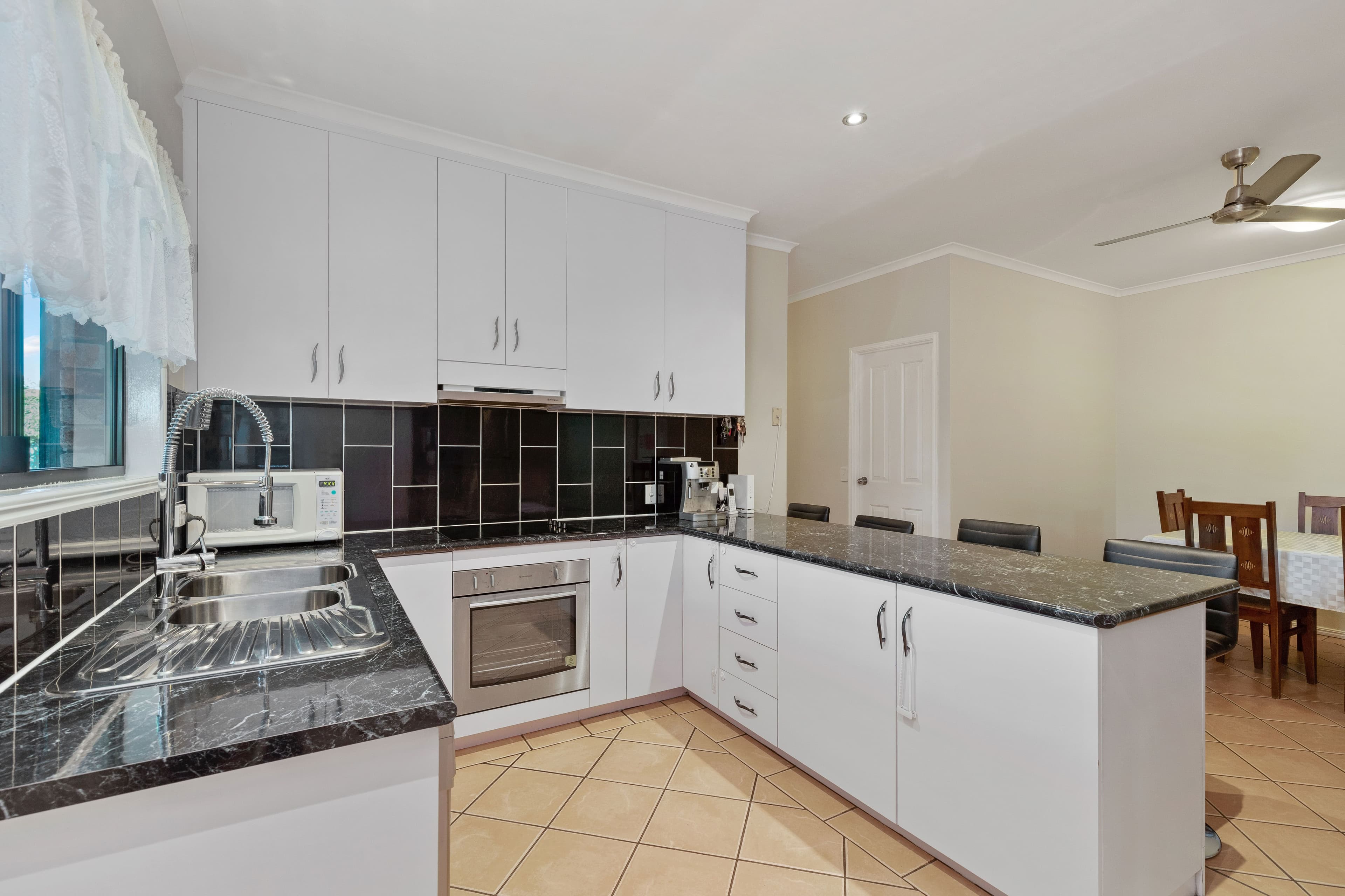 46 Staal Crescent, Emerald QLD 4720, Emerald - Thumbnail 5
