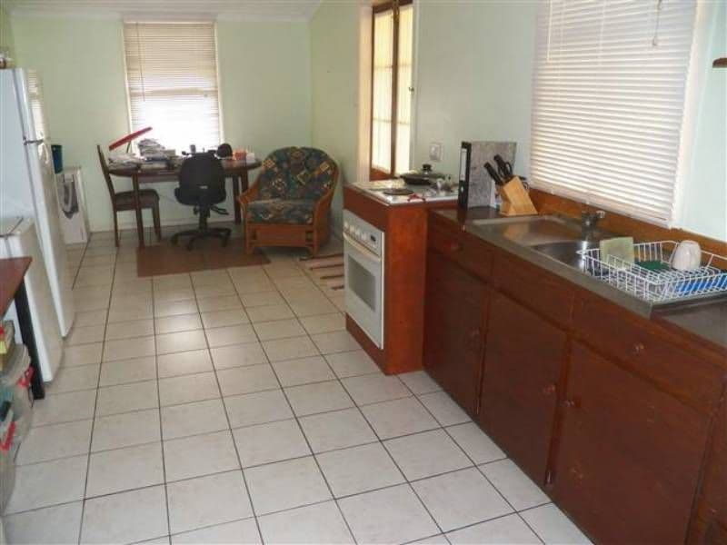 102 oaka Lane, GLADSTONE CENTRAL QLD 4680, Gladstone Central - Thumbnail 3