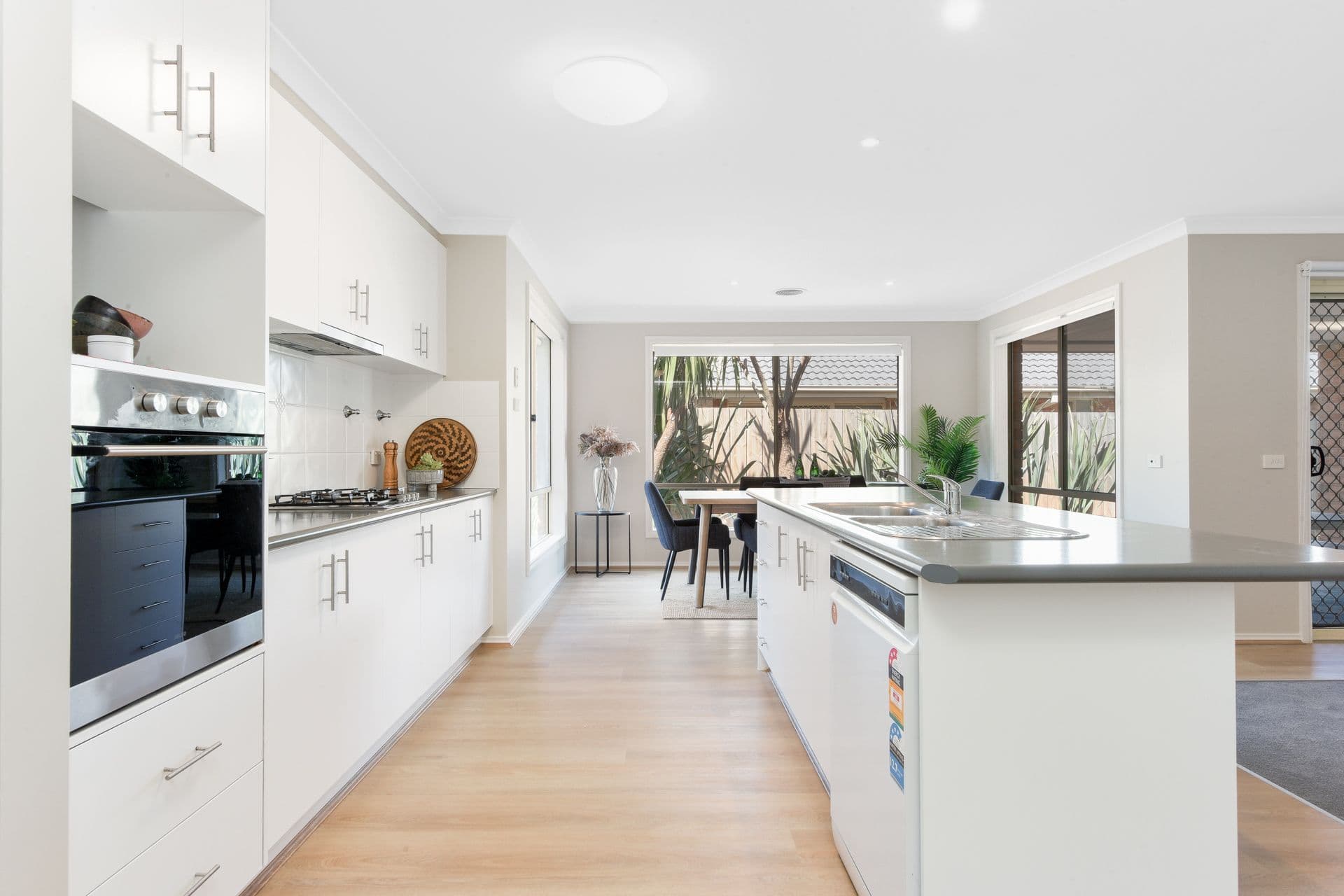 16 Earlsfield Drive, Berwick VIC 3806, Berwick - Thumbnail 6