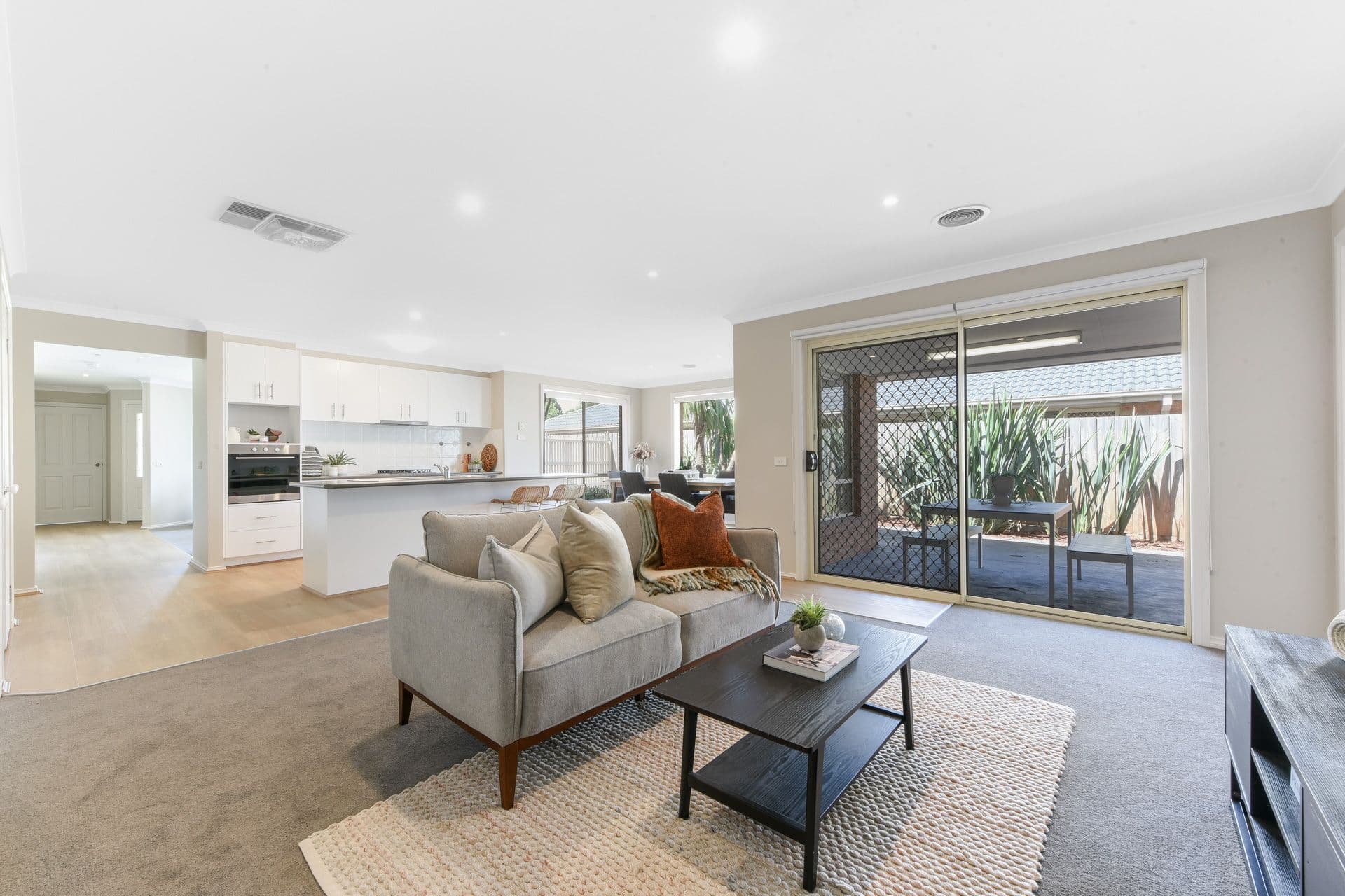 16 Earlsfield Drive, Berwick VIC 3806, Berwick - Thumbnail 8