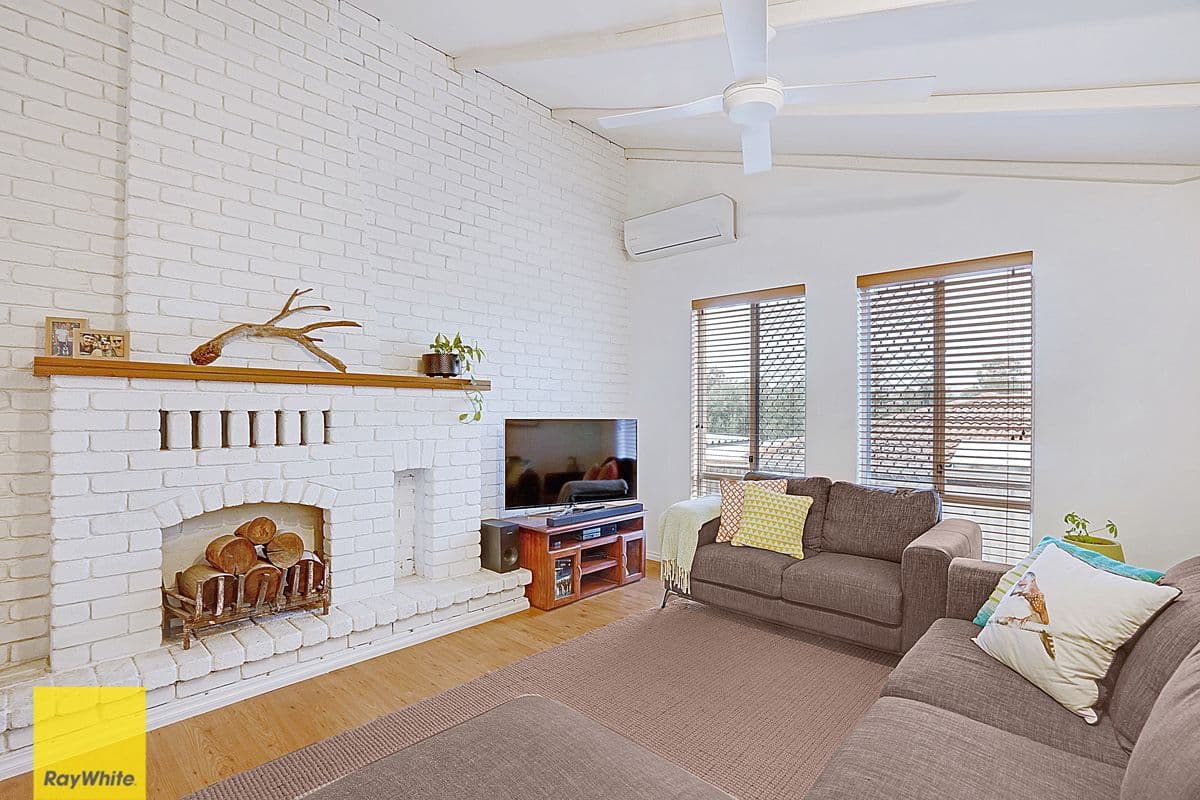 26 Whitworth Avenue, Girrawheen WA 6064, Girrawheen - Thumbnail 3
