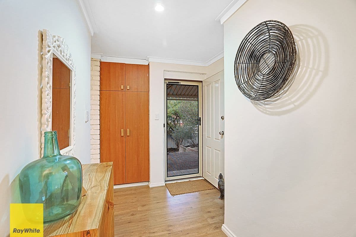 26 Whitworth Avenue, Girrawheen WA 6064, Girrawheen - Thumbnail 4
