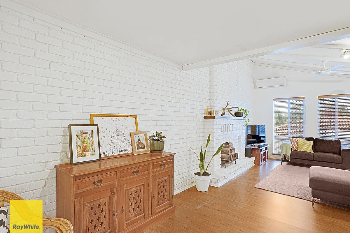 26 Whitworth Avenue, Girrawheen WA 6064, Girrawheen - Thumbnail 6