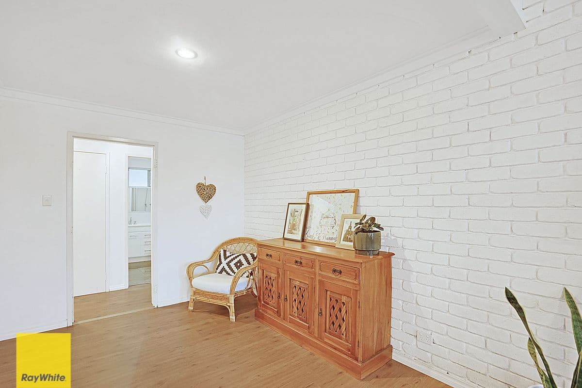 26 Whitworth Avenue, Girrawheen WA 6064, Girrawheen - Thumbnail 7