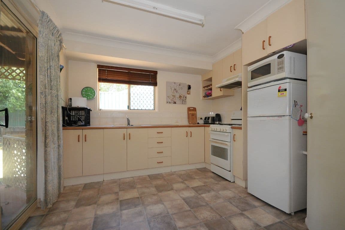 3 Blueberry Ash Court, GLENVALE QLD 4350, Glenvale - Thumbnail 3