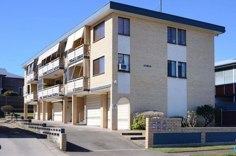 10 Knowsley Street, GREENSLOPES QLD 4120, Greenslopes - Image 1